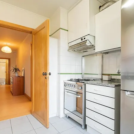 Cosy Sleeps 6 2mins To Ameixoeira Metro Apartmán