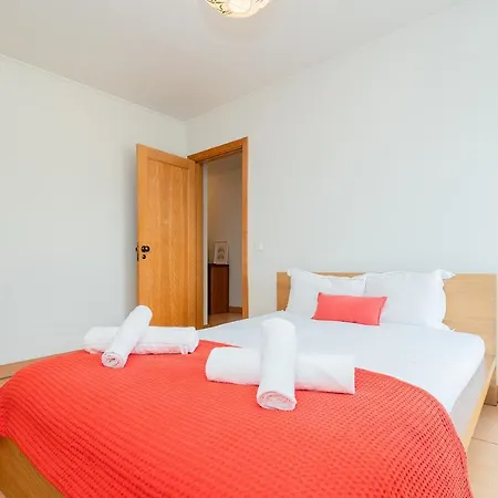 Cosy Sleeps 6 2mins To Ameixoeira Metro * Lisboa