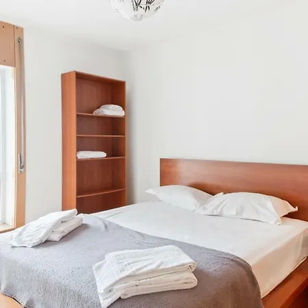 Apartament Cosy Sleeps 6 2mins To Ameixoeira Metro